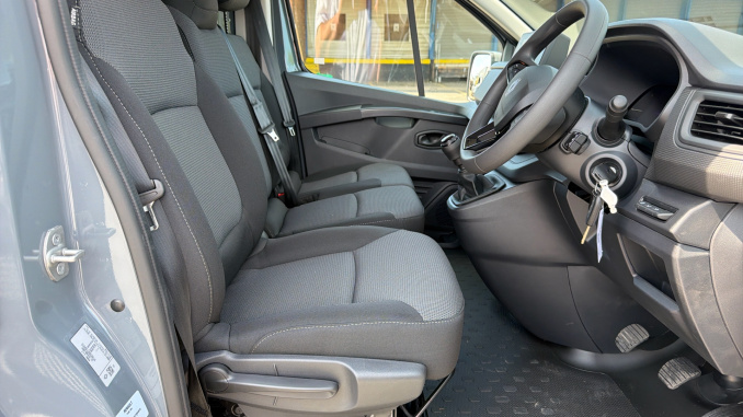 Renault Trafic Swb Diesel SL30 Blue dCi 130 Advance [Safety] Van - Image 6